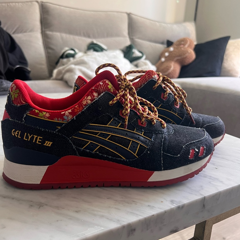ASICS Gel-Lyte III
Japanese Denim Kimono